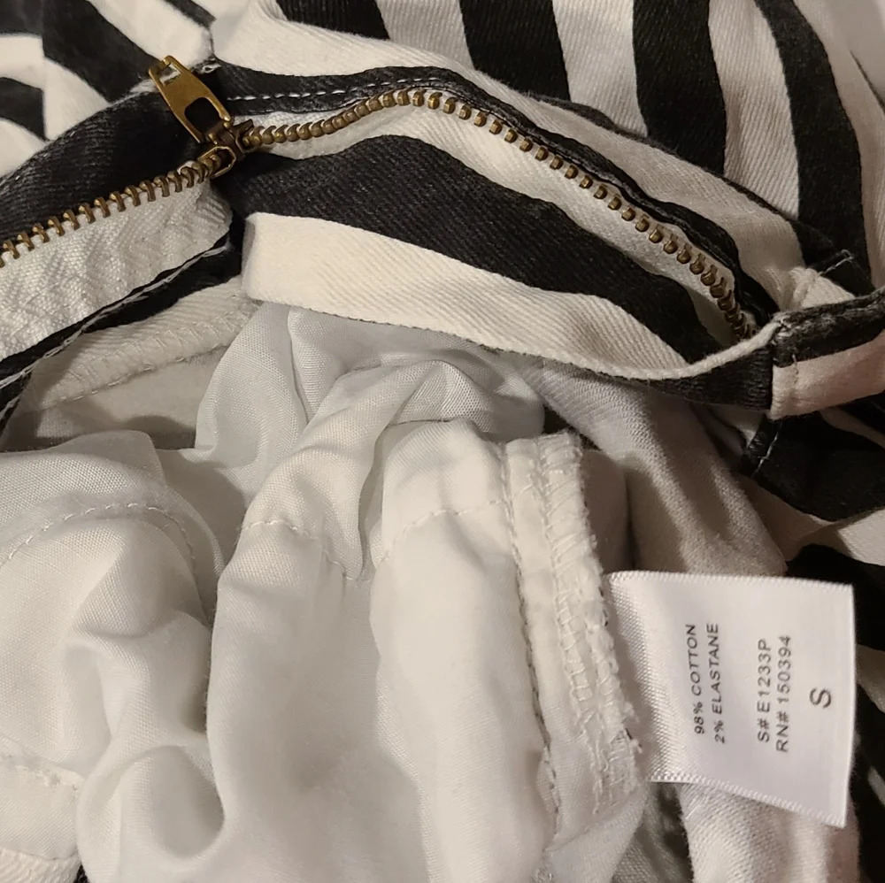 Etophe studios Junior Shorts Women's Size S W/B - Picture 5 of 9